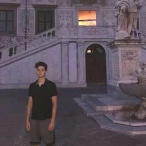 Meet your Posher, Max